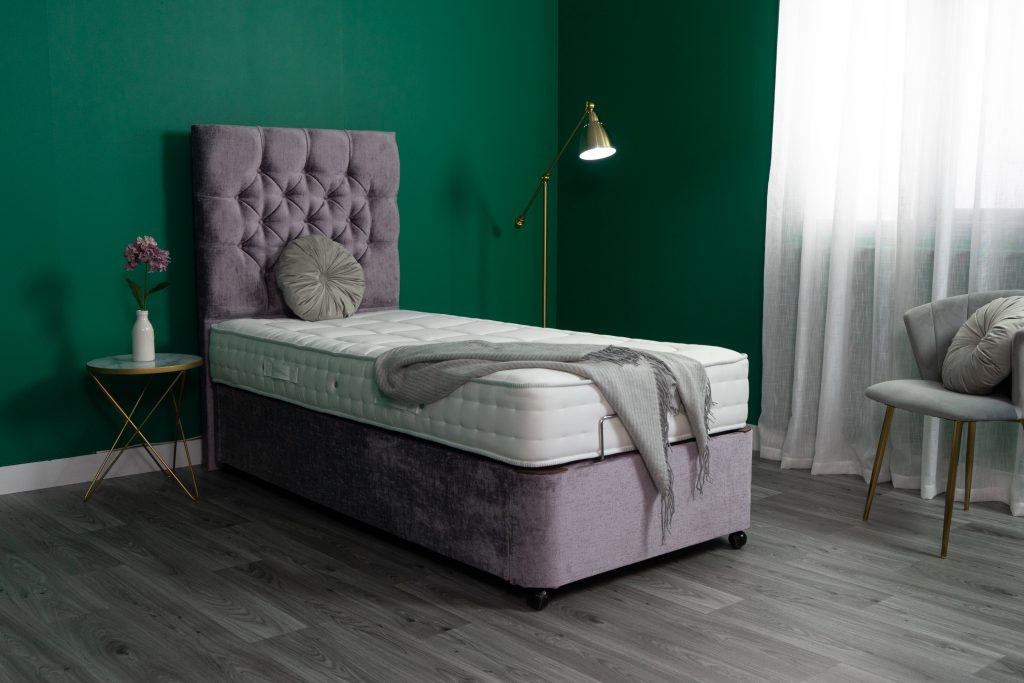 Elite adjustable single bed.